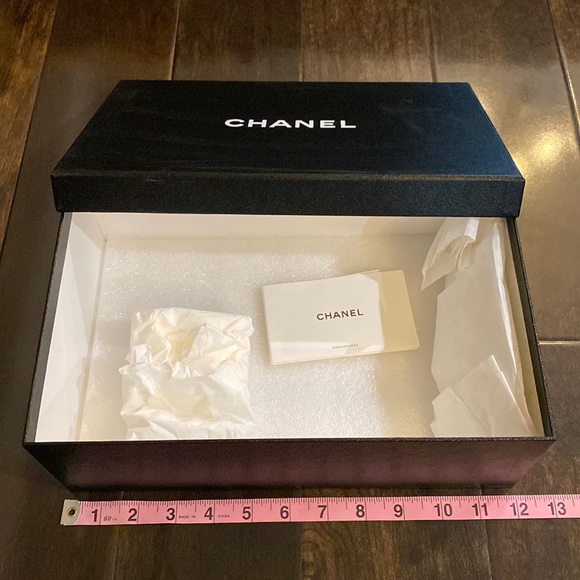 CHANEL - Empty Shoe Box Gift Storage Authentic Black & White Box Medium EUC - Picture 2 of 6